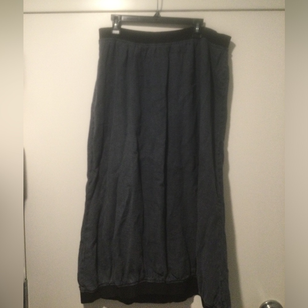 Cynthia Ashby, size large midi skirt